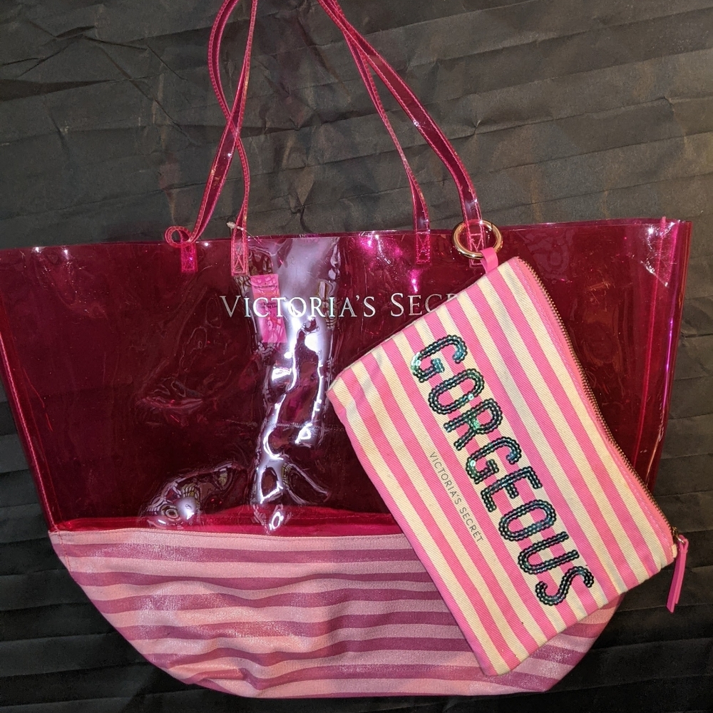 VS tote with matching Cosmo case